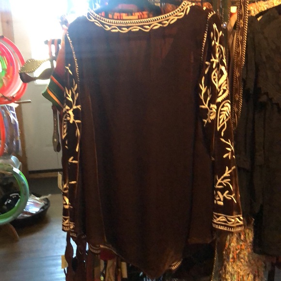Roja Women’s Tunic embroidered on velvet with small bell sleeve. Size Medium. - Picture 2 of 3